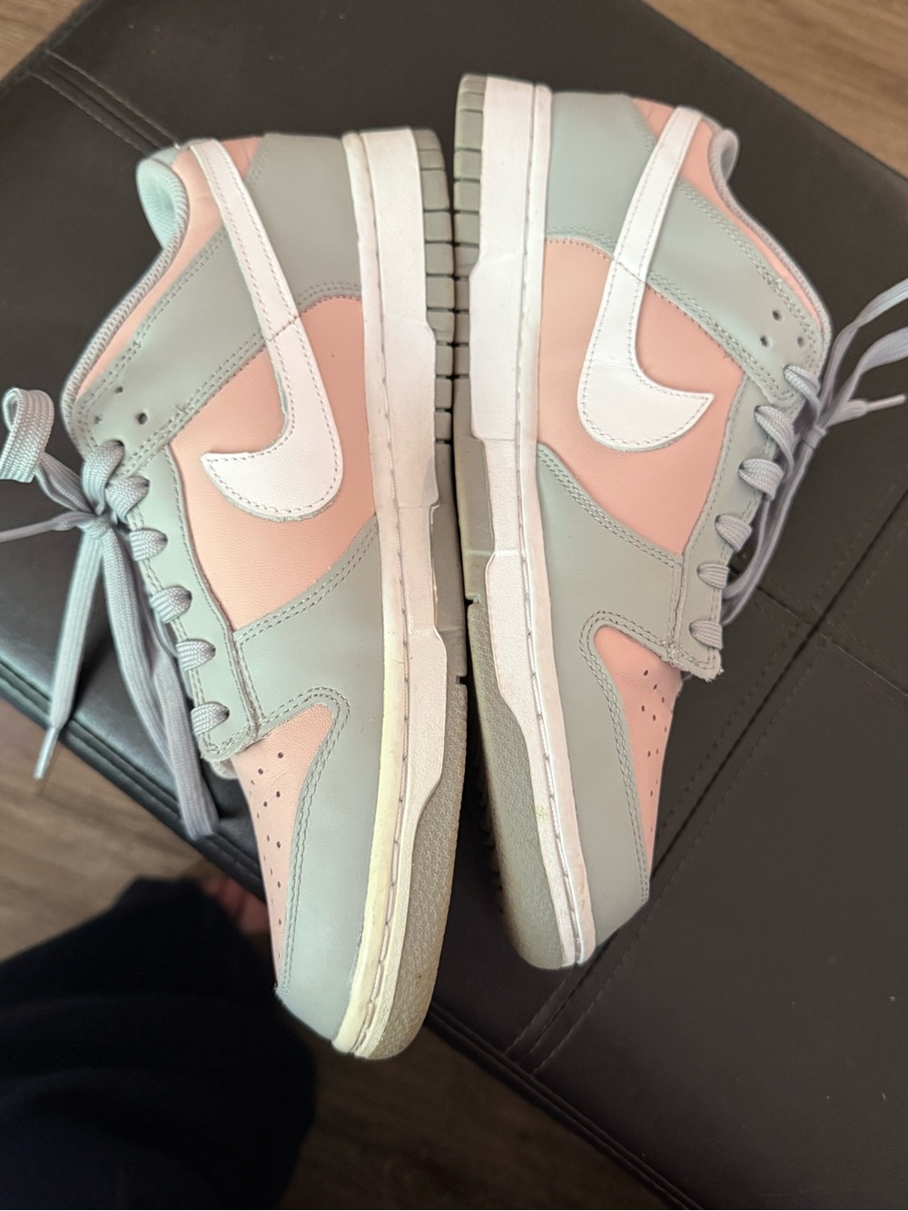 Pink & gray Nikes 10.5 - Picture 6 of 7